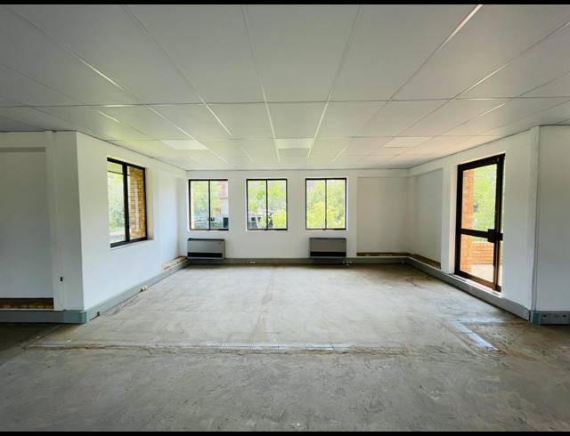 197M² OFFICE TO LET IN VORNA VALLEY